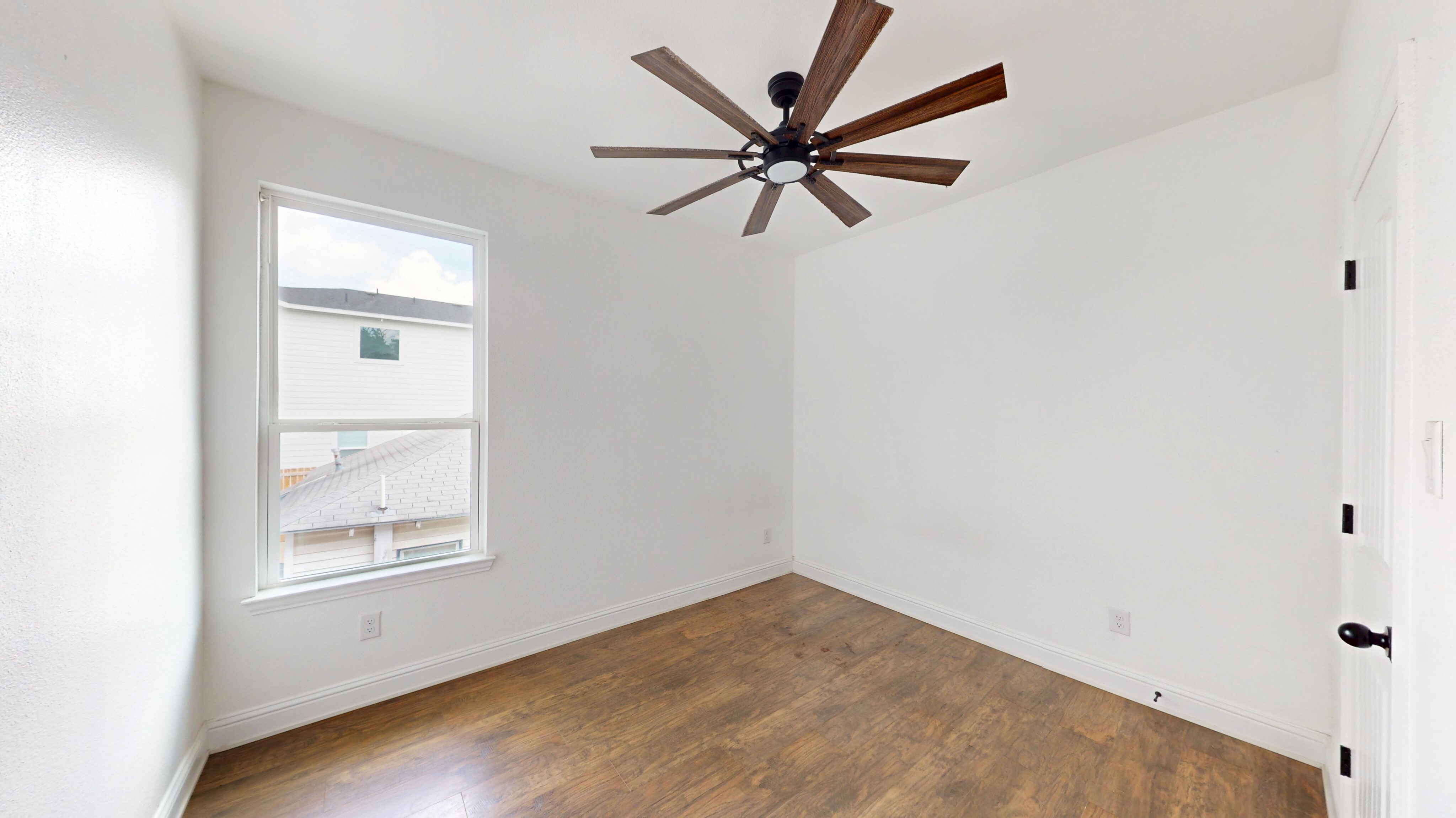 1301 Compton St Dallas, TX 75203 photo 22