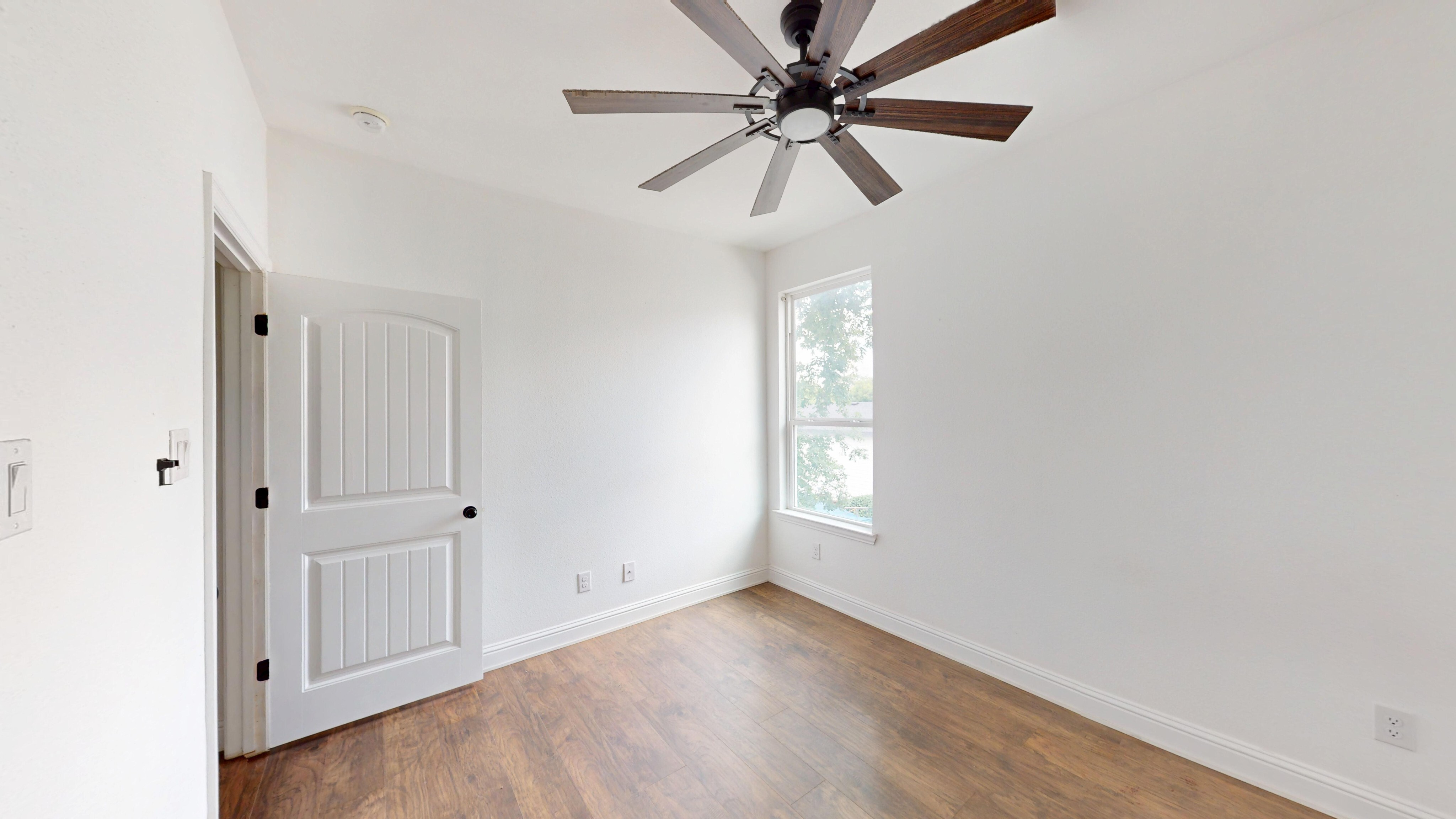 1301 Compton St Dallas, TX 75203 photo 23
