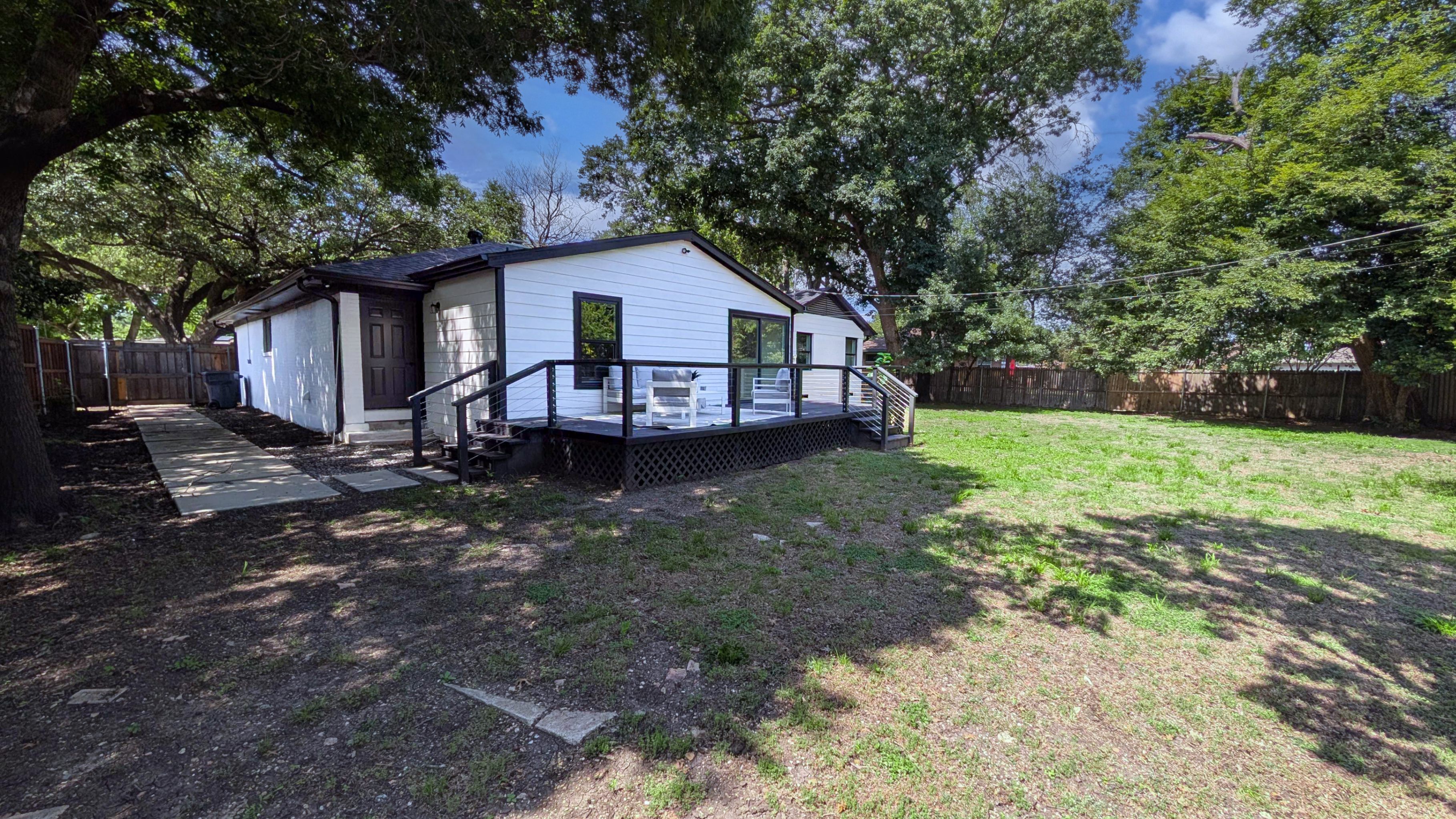 7126 Edgerton Drive Dallas, TX 75231 photo 3