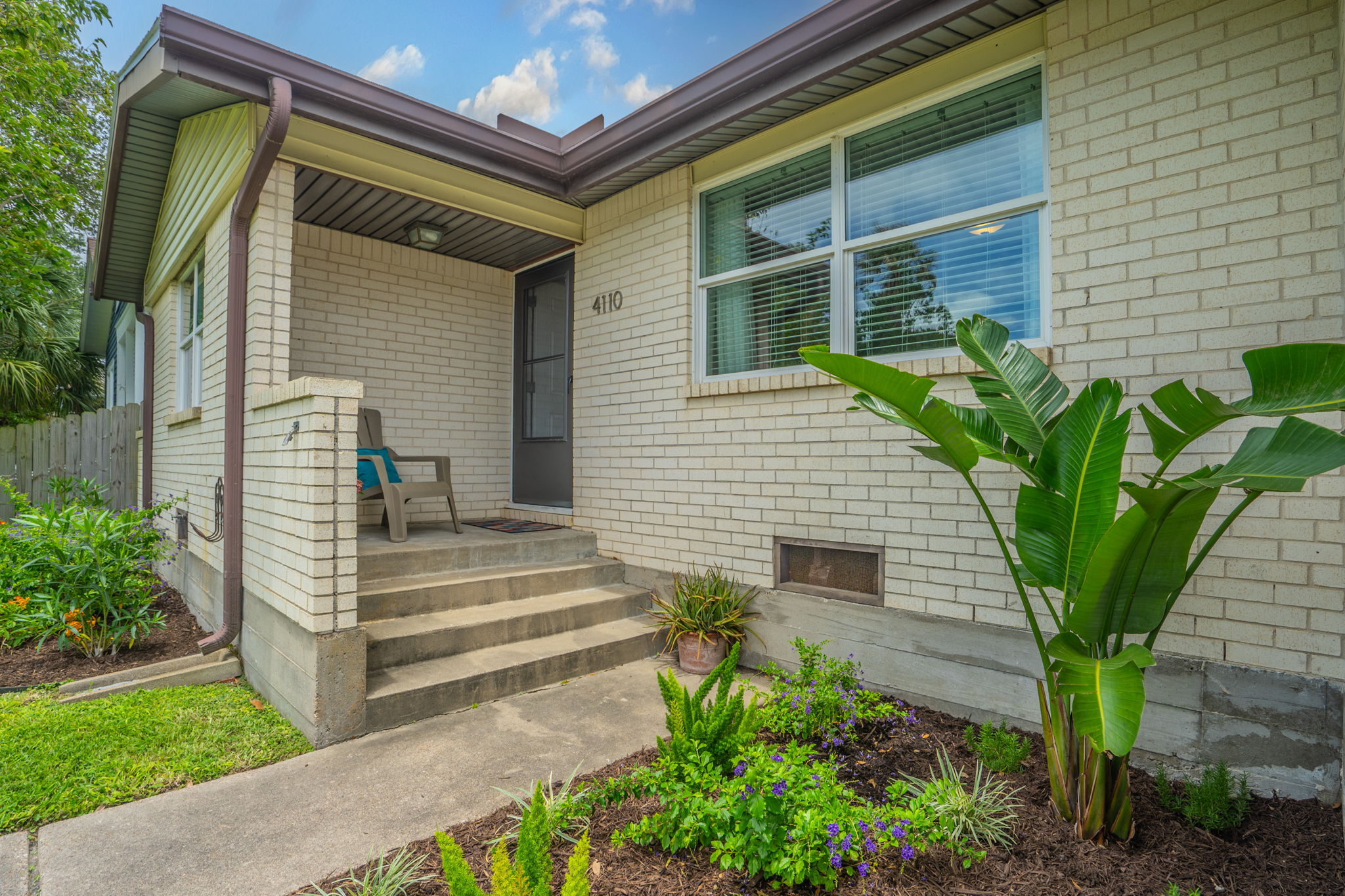 4110 Avenue Q 1/2 Galveston, TX 77550 photo 4