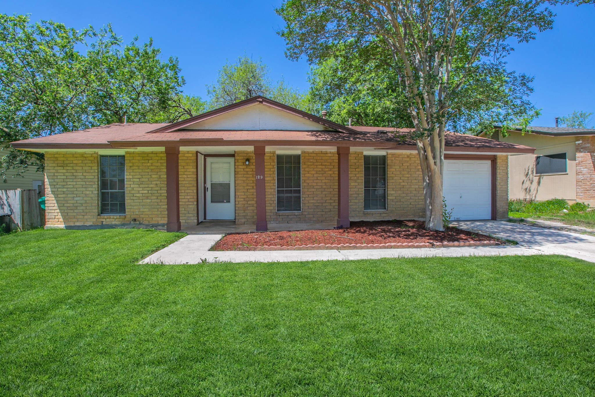 129 Meadow Drive Converse, TX 78109