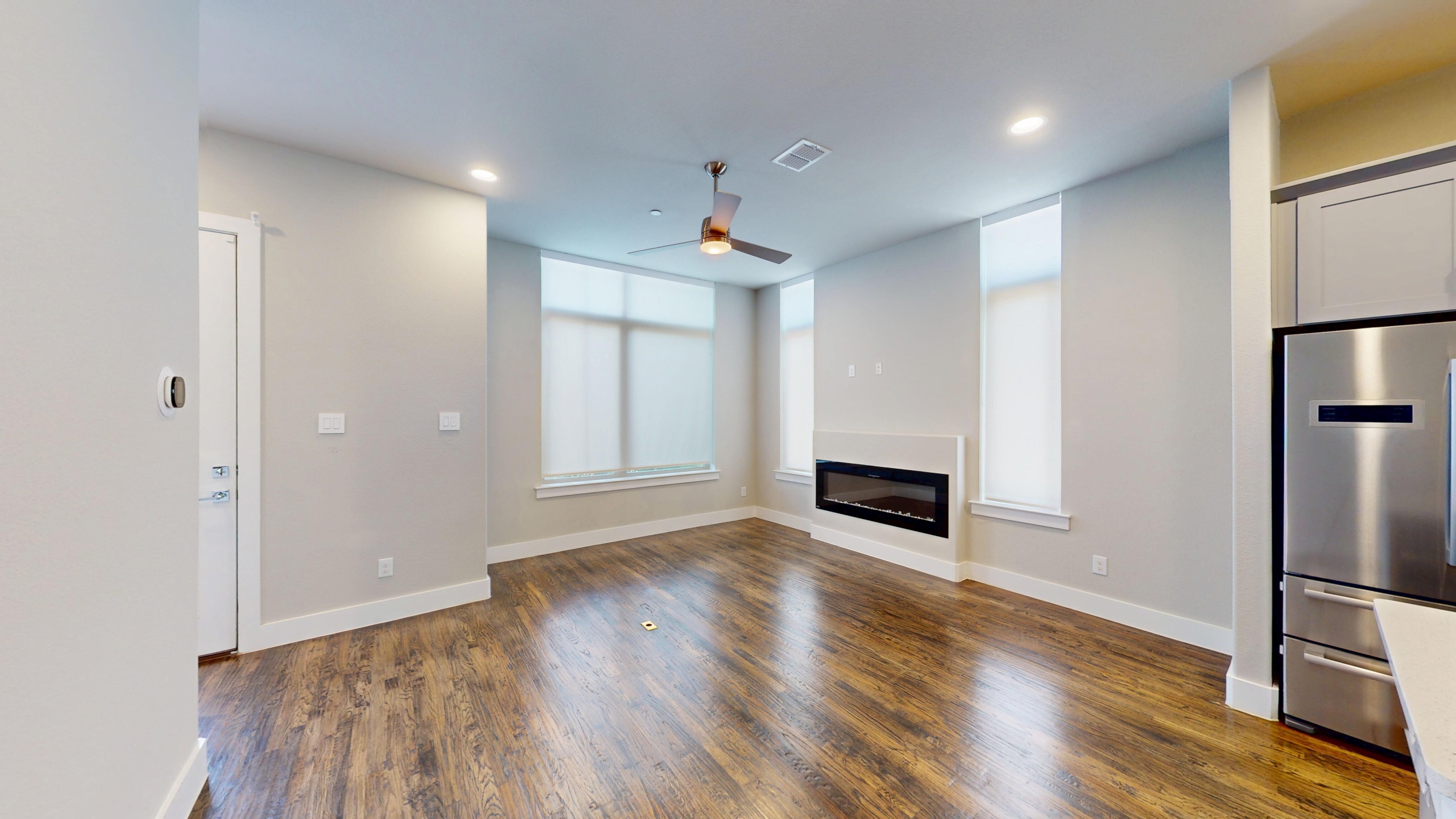 13228 Bee St Dallas, TX 75234