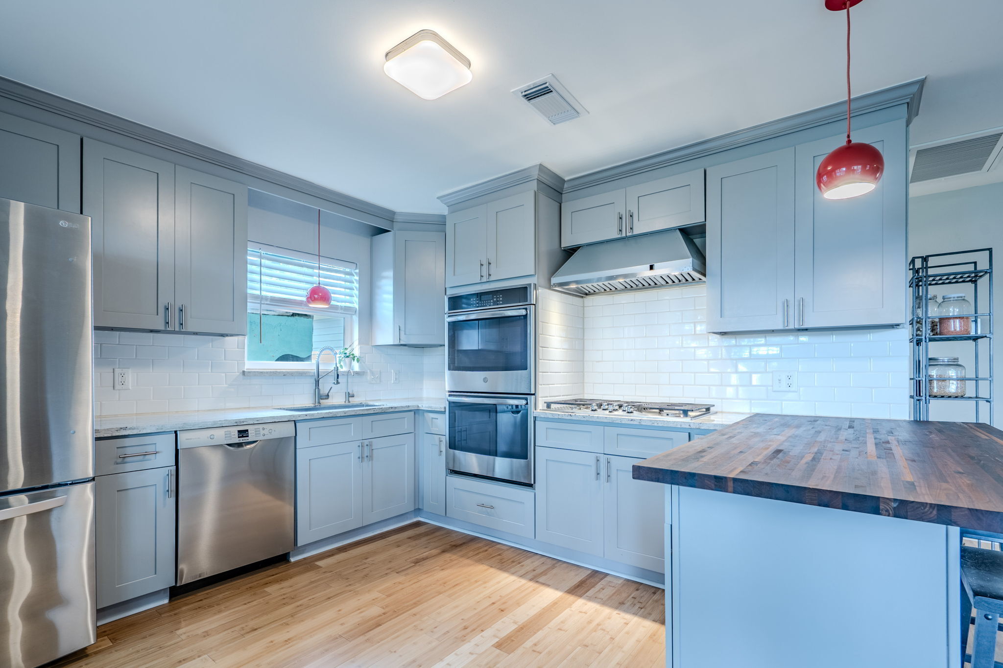 4110 Avenue Q 1/2 Galveston, TX 77550 photo 9