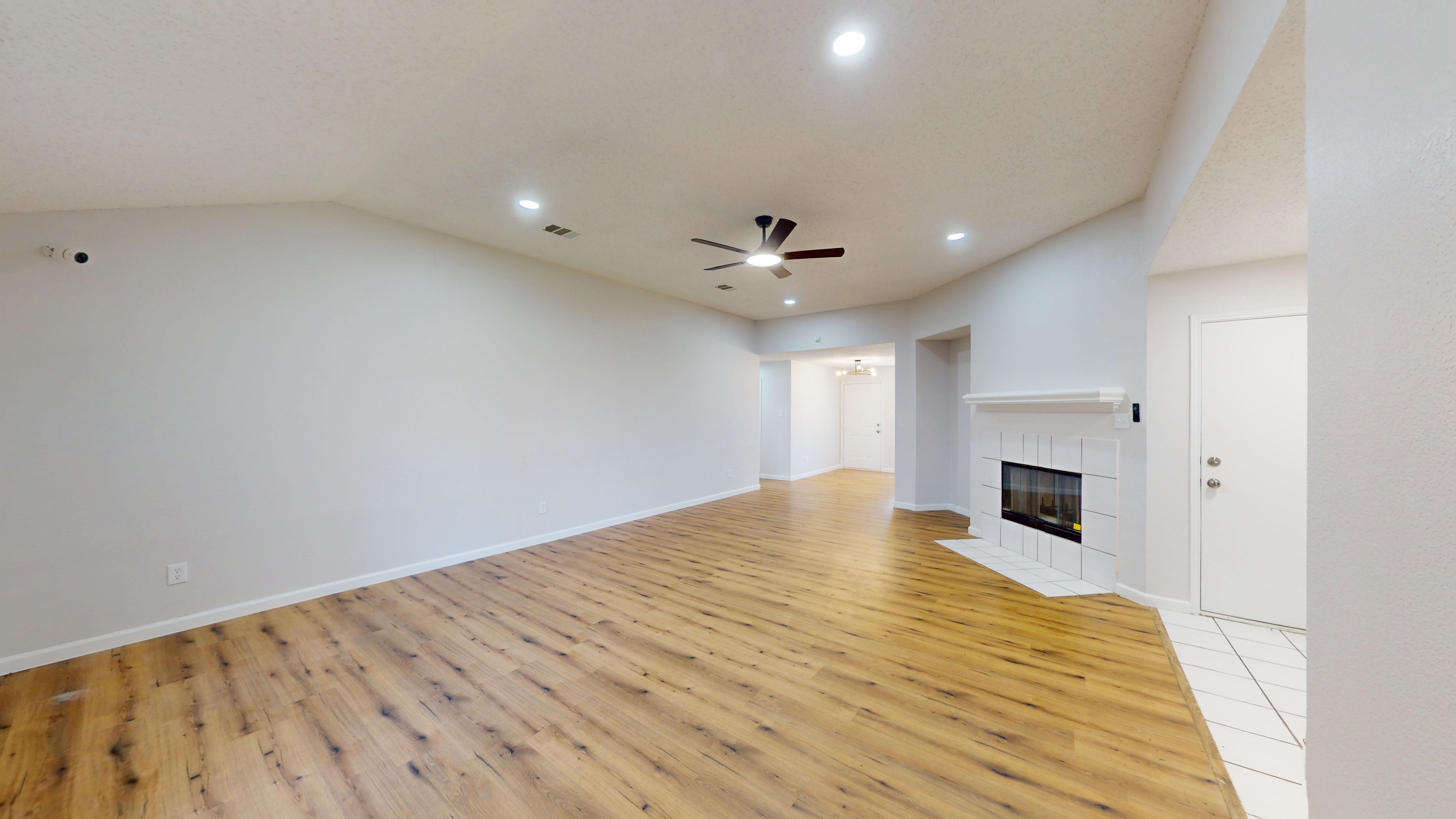 1532 Marion Drive Dallas, TX 75211 photo 5