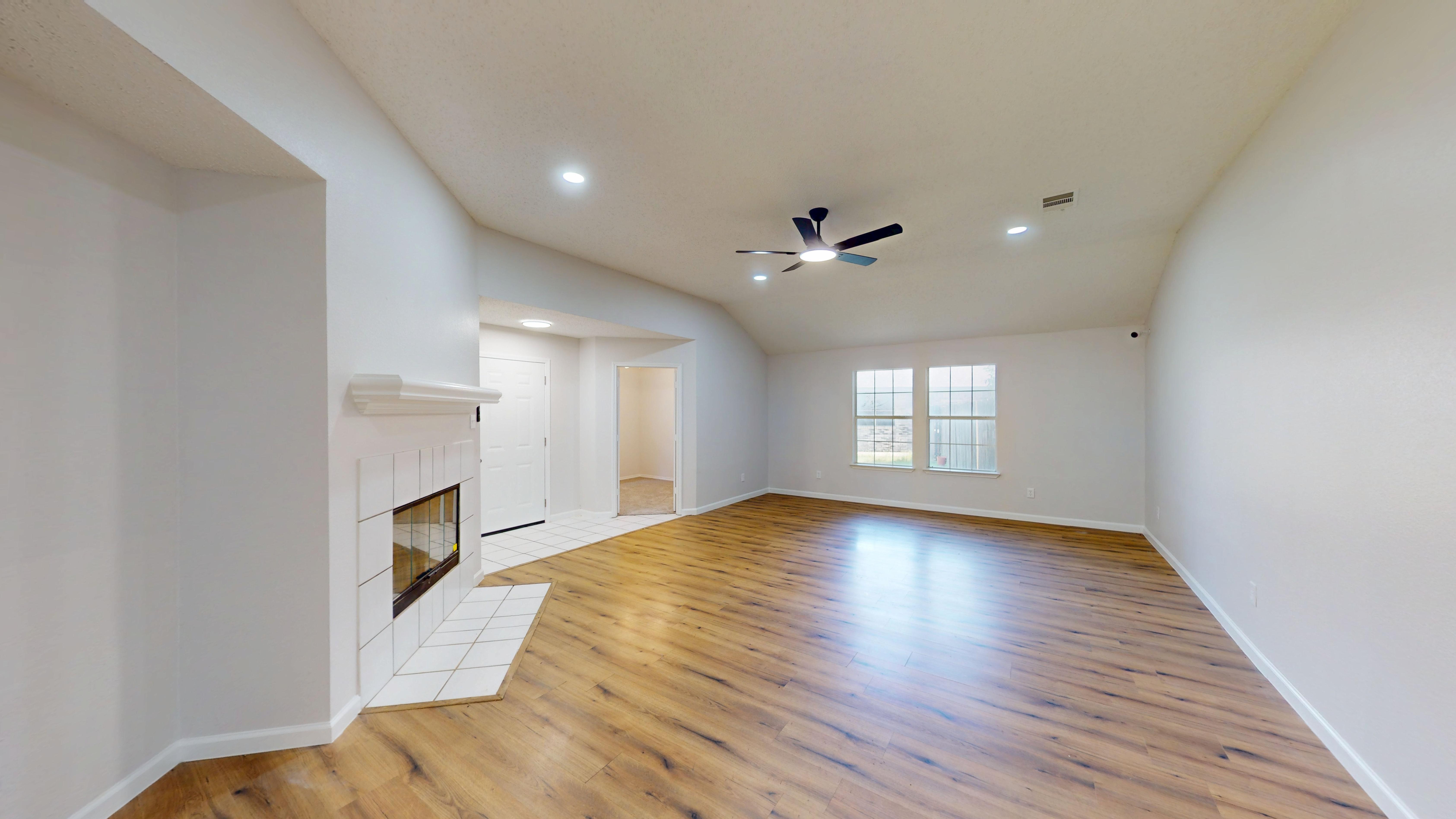 1532 Marion Drive Dallas, TX 75211 photo 6