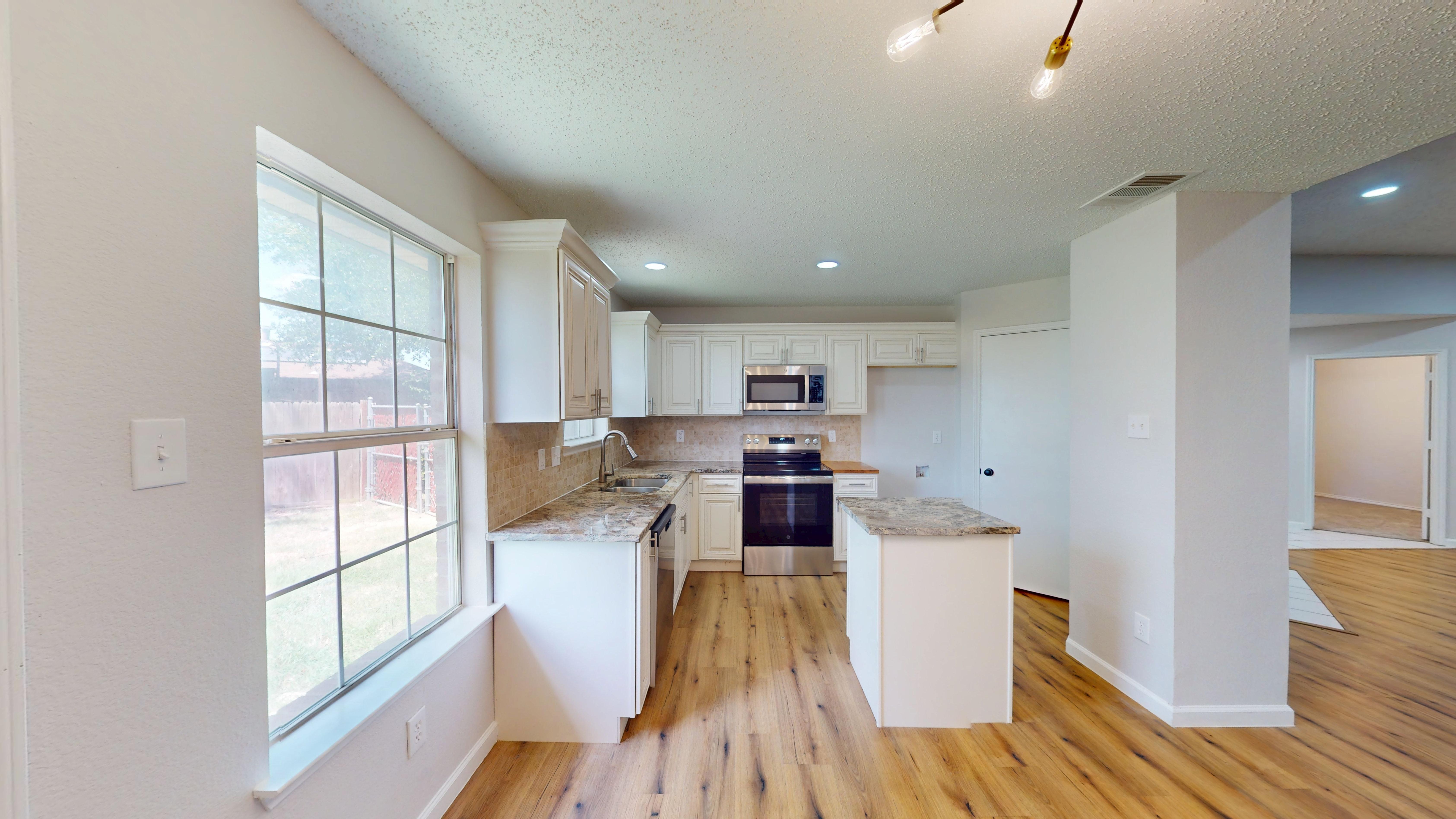 1532 Marion Drive Dallas, TX 75211 photo 9