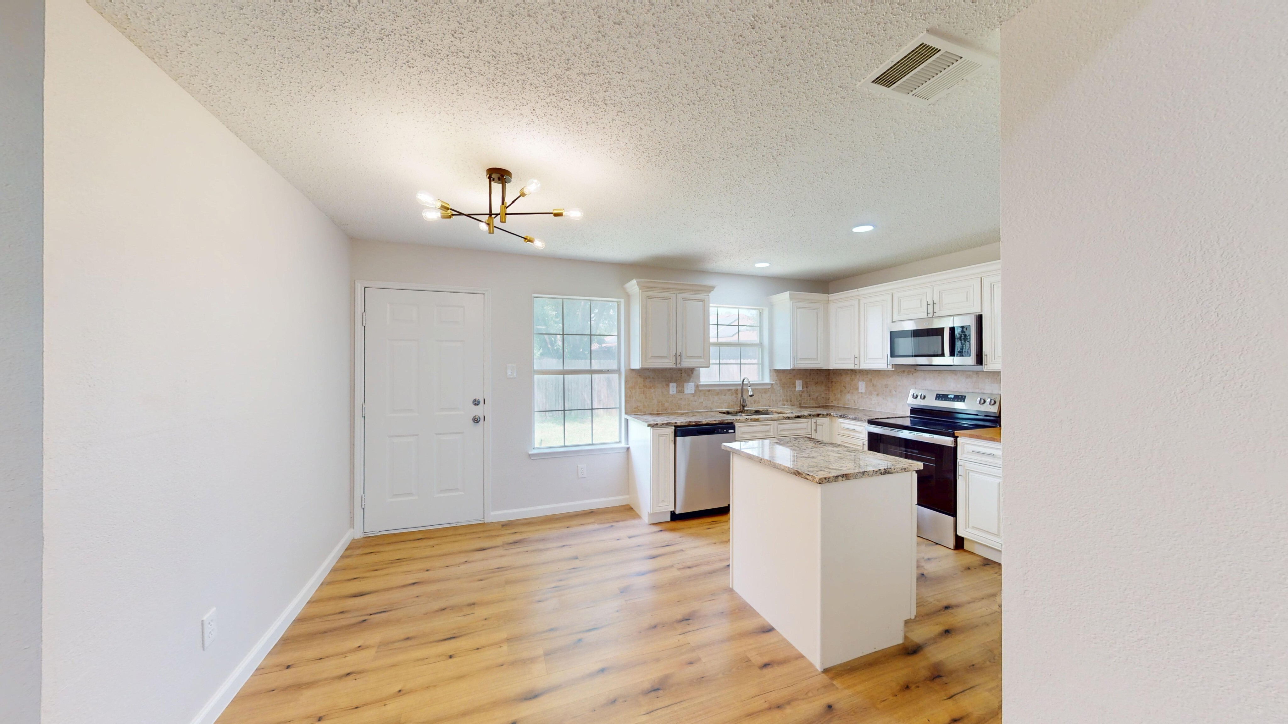 1532 Marion Drive Dallas, TX 75211 photo 10