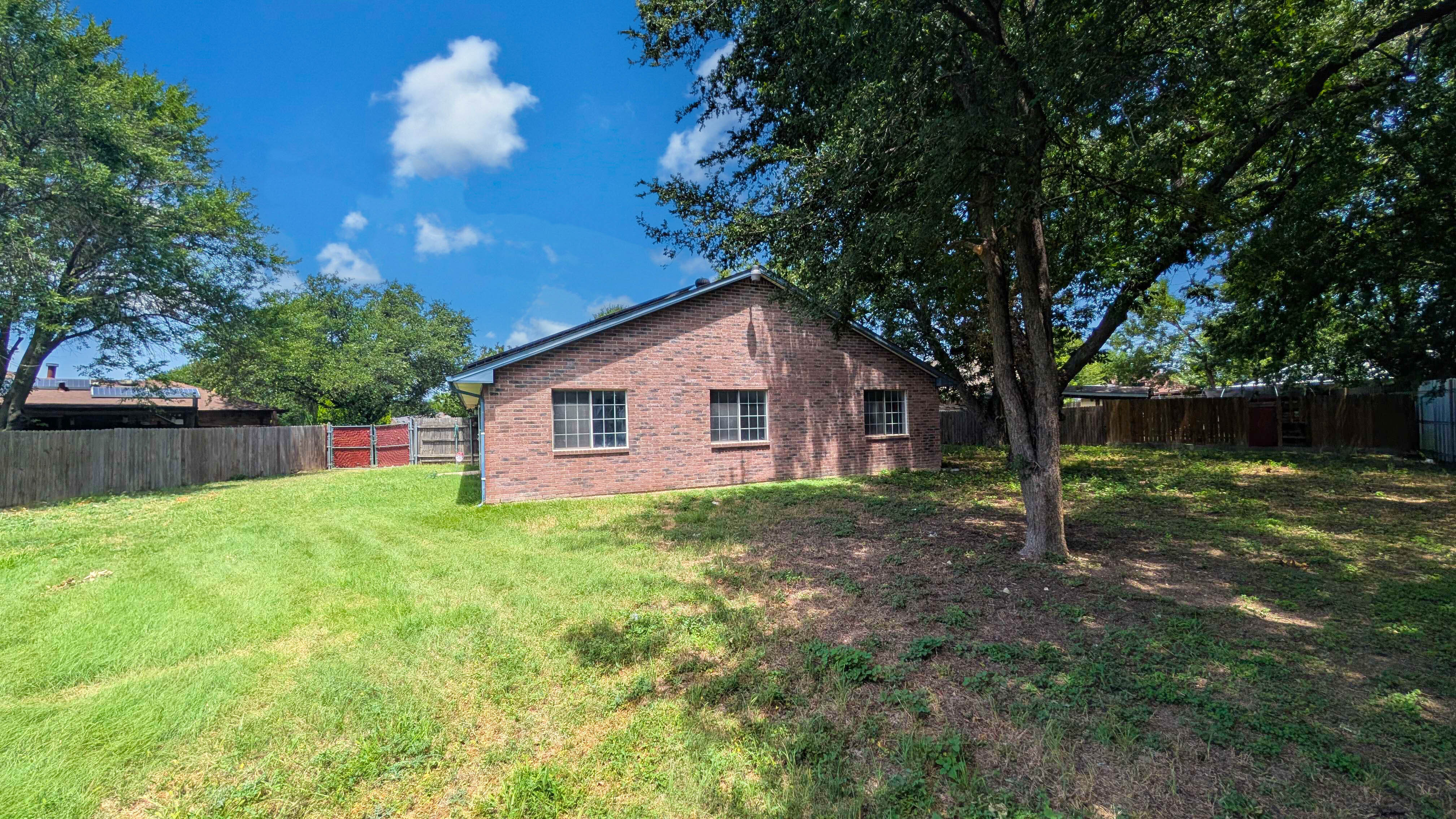 1532 Marion Drive Dallas, TX 75211 photo 27