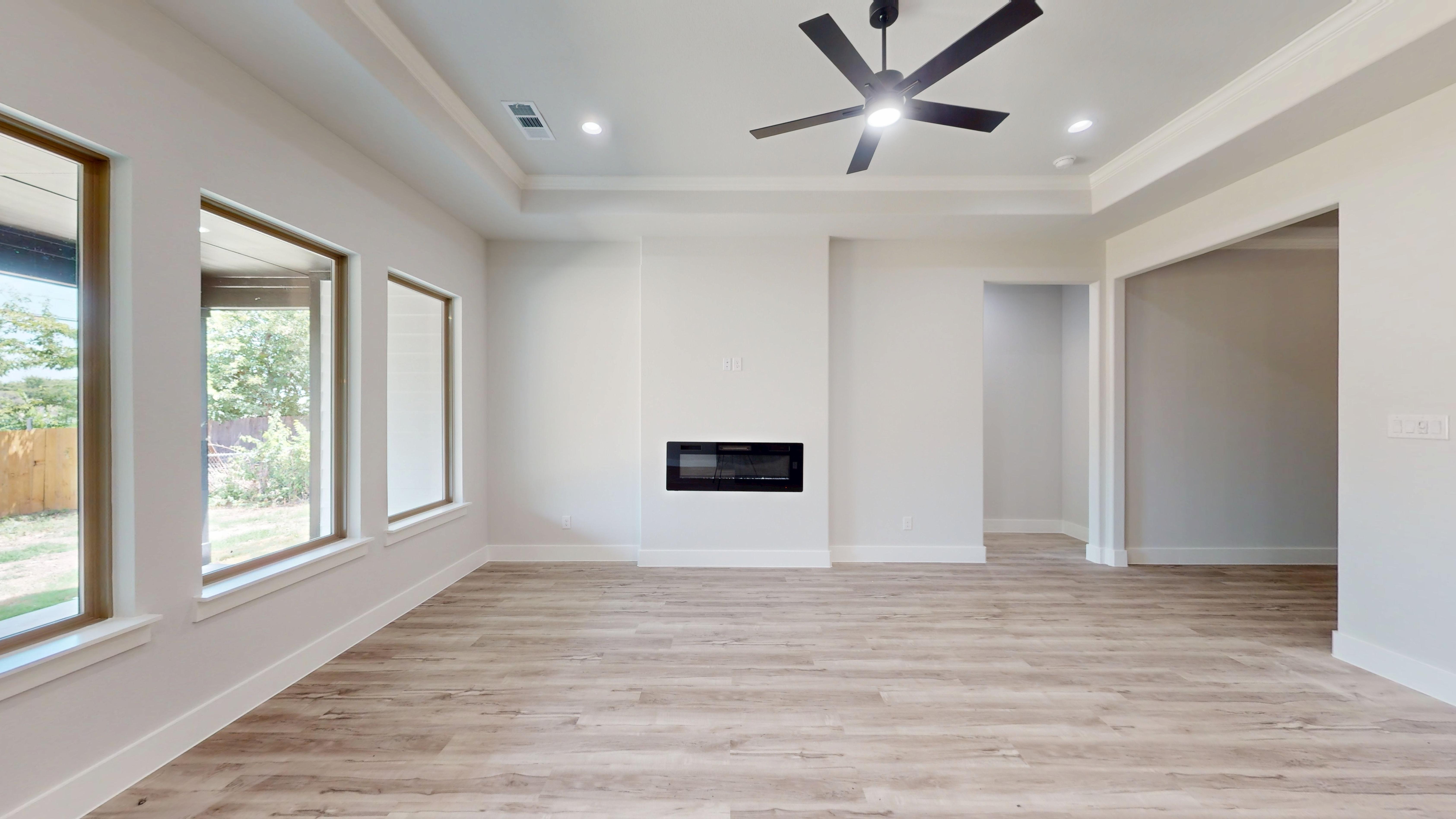 2825 South Grove Street Fort Worth, TX 76104 photo 4