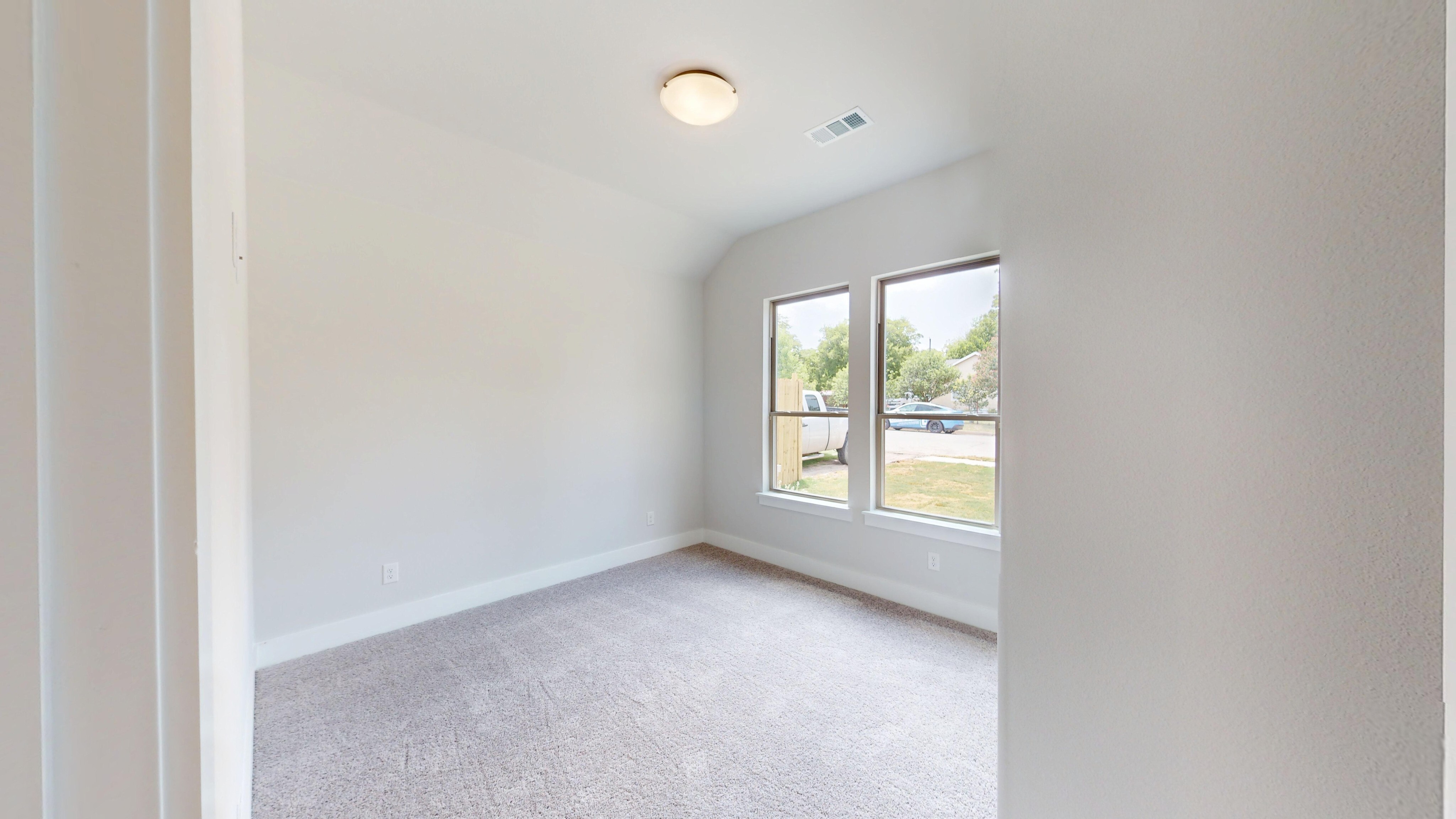 2825 South Grove Street Fort Worth, TX 76104 photo 19