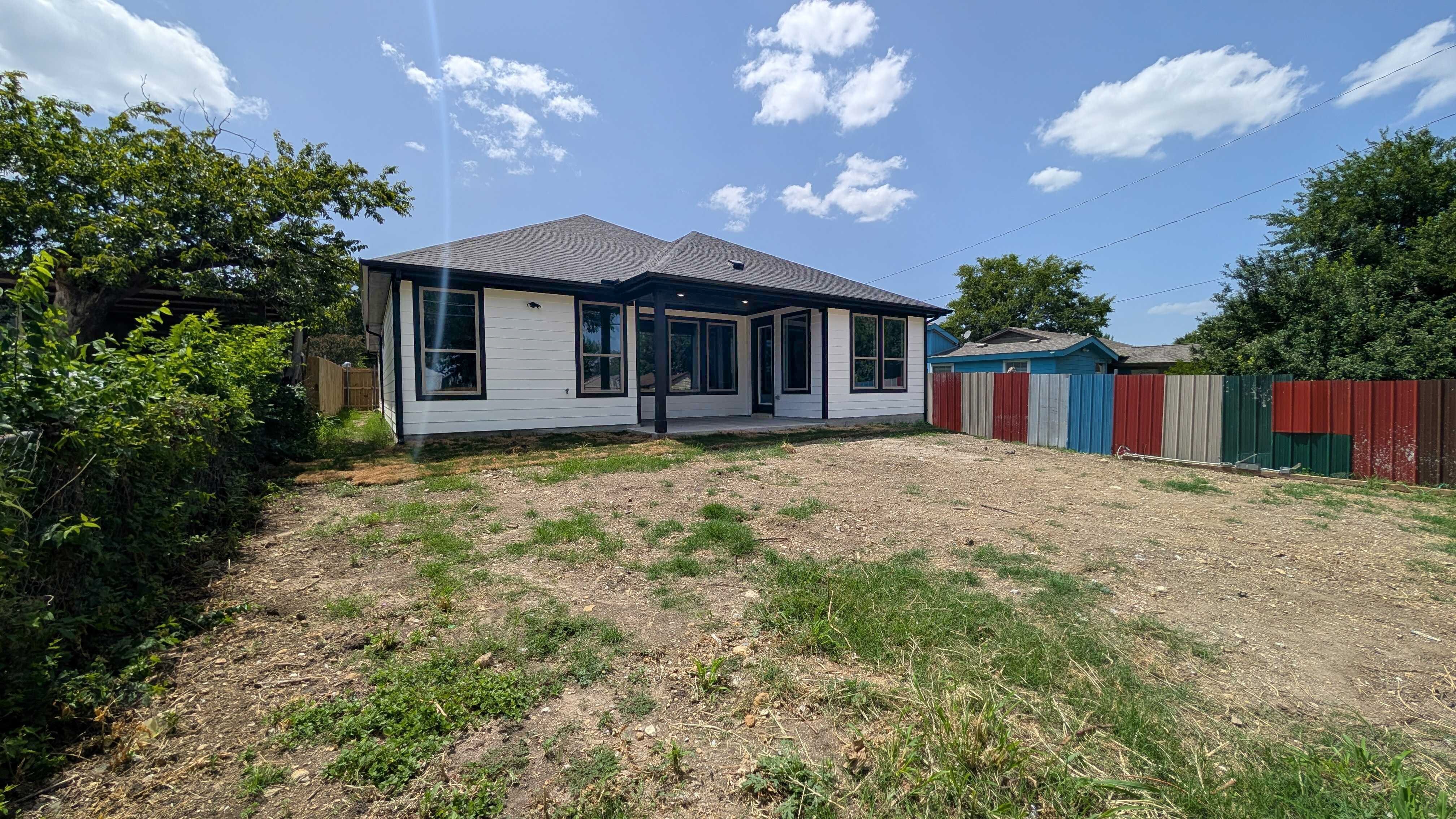 2825 South Grove Street Fort Worth, TX 76104 photo 27