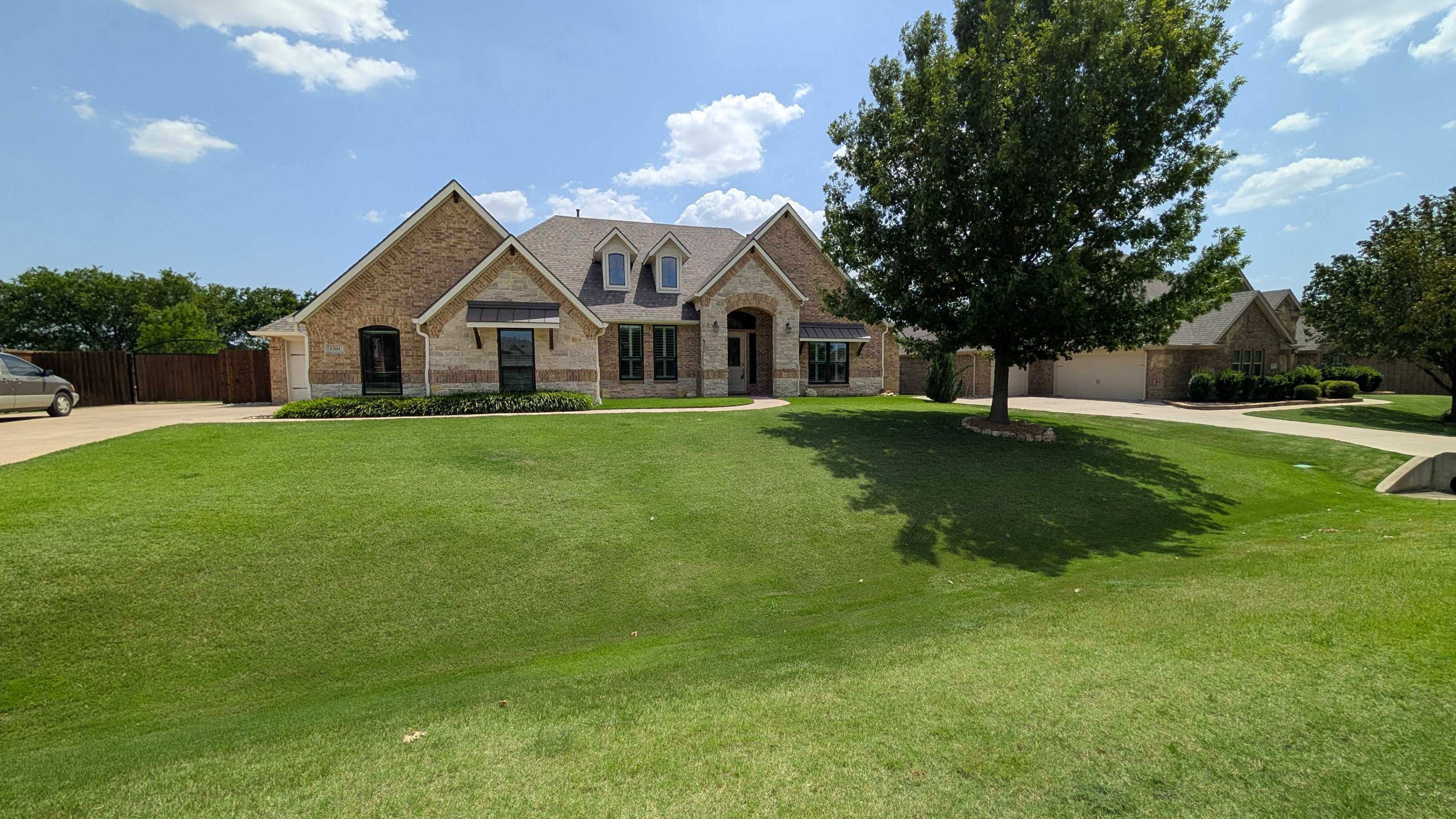 1301 Twisting Star Drive Fort Worth, TX 76052 photo 2