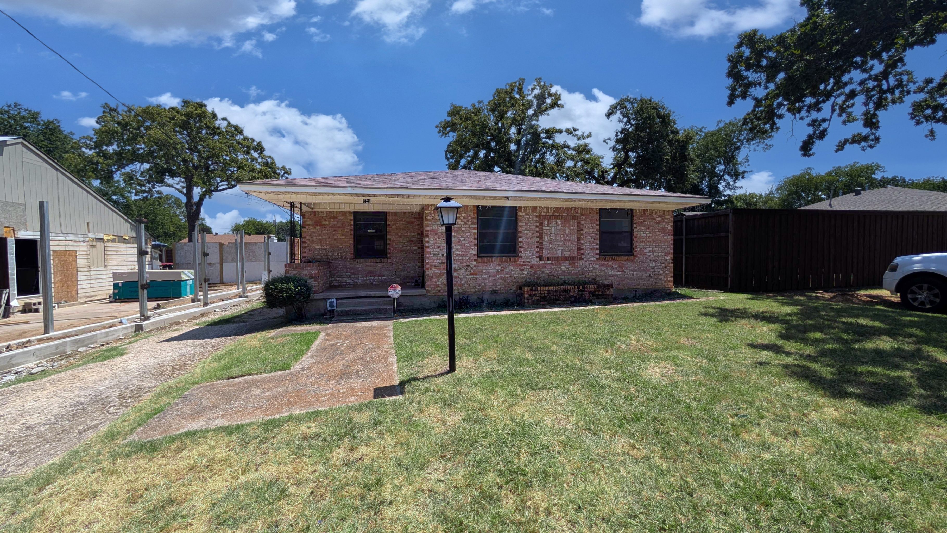 522 Ruth Street Denton, TX 76205 photo 2