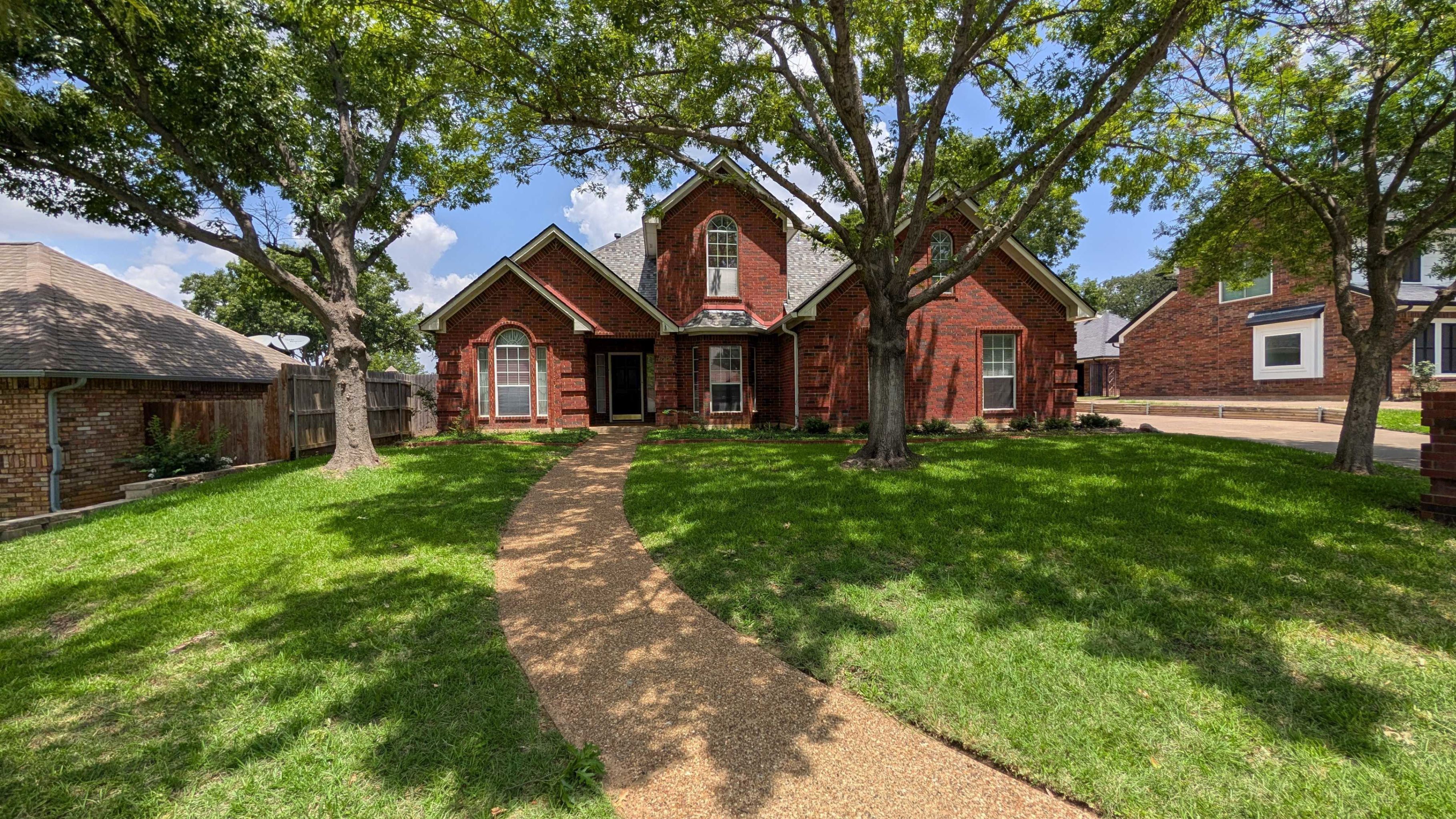 7525 Brentwood Court North Richland Hills, TX 76182