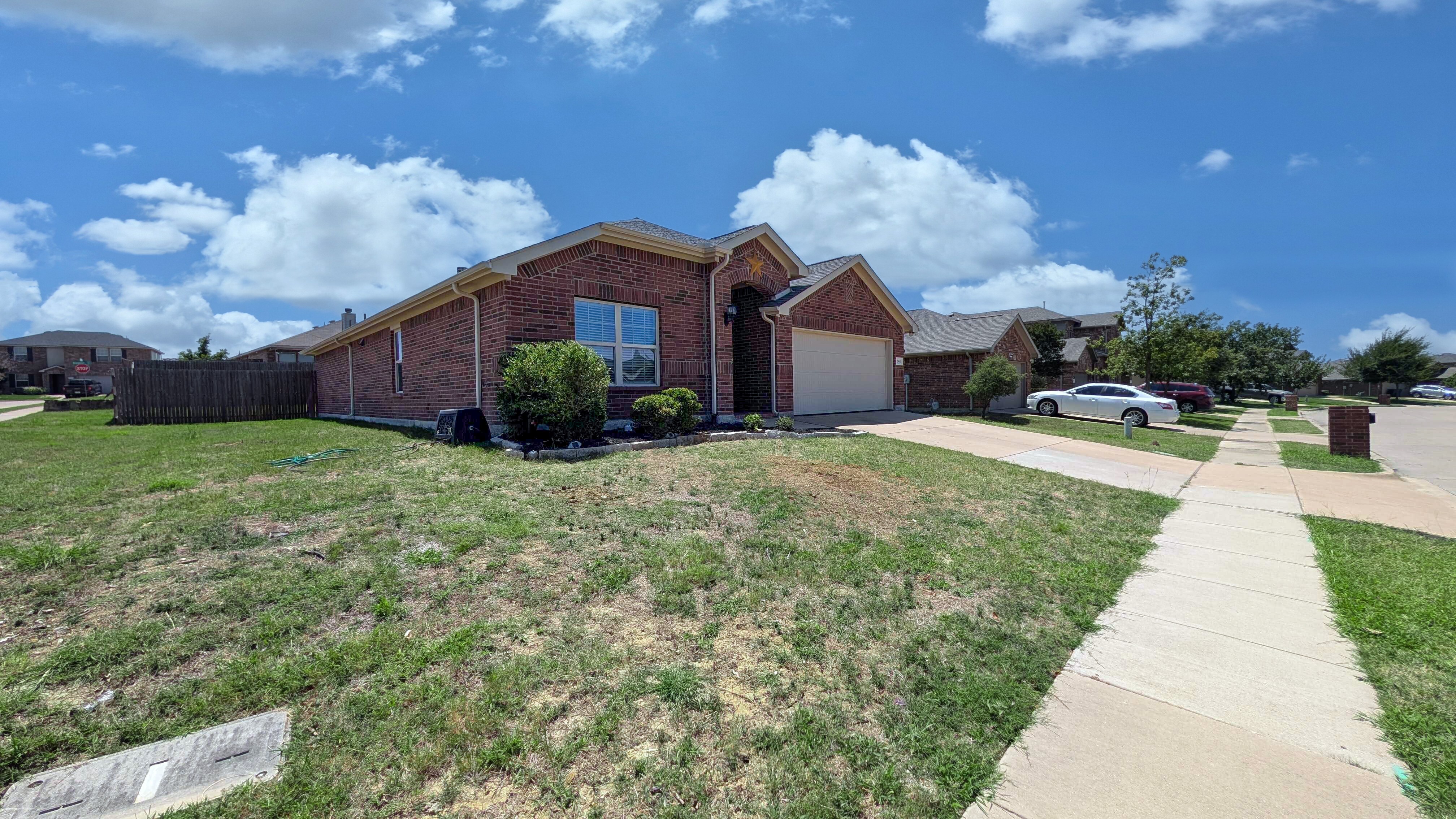 344 Coral Vine Lane Burleson, TX 76028 photo 3