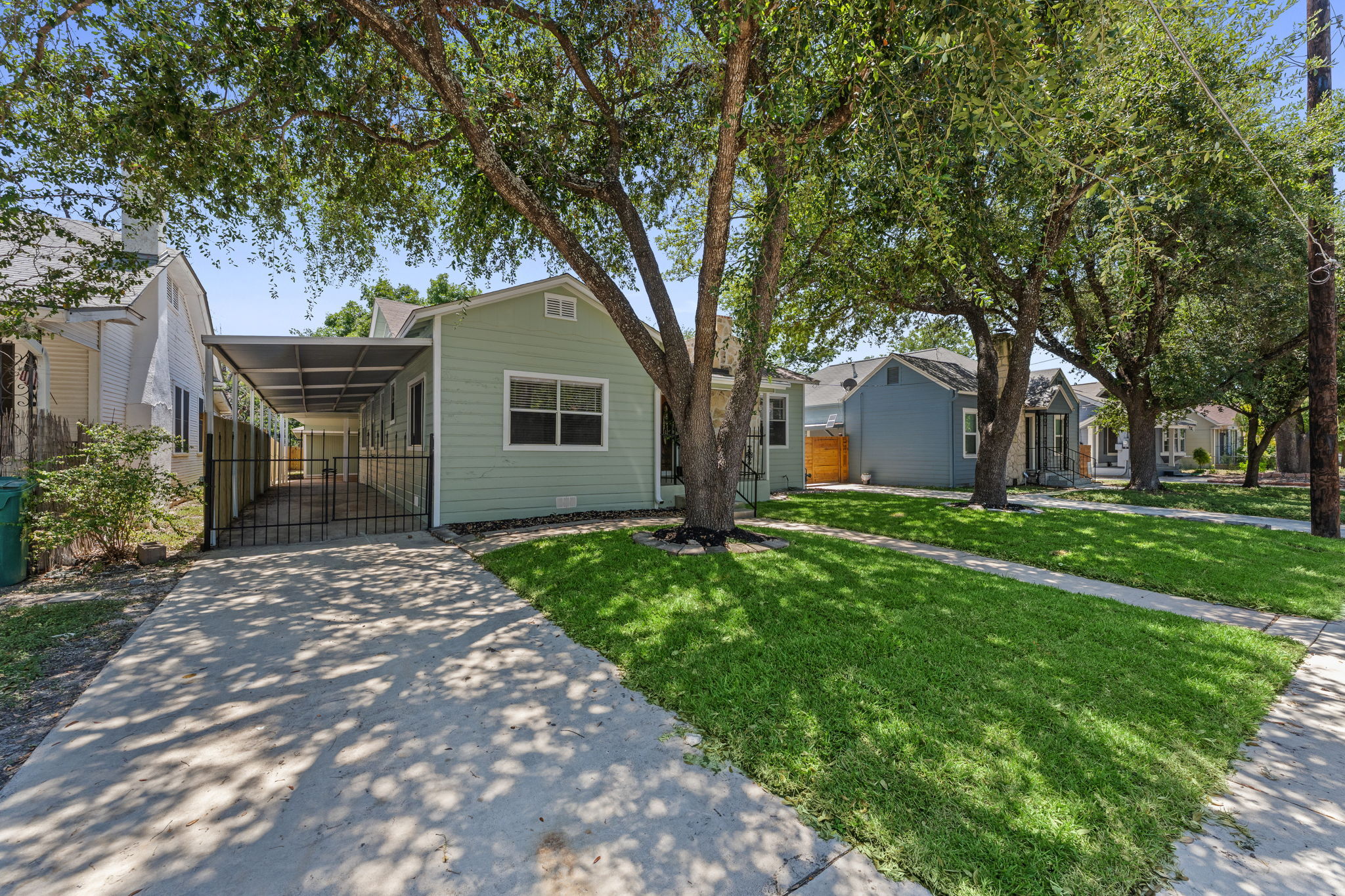 1722 West Mistletoe Avenue San Antonio, TX 78201 photo 3