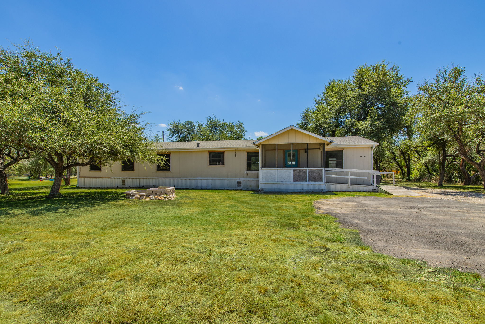 1808 Falcon Oaks Drive Leander, TX 78641 photo 2
