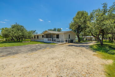 1808 Falcon Oaks Drive Leander, TX 78641