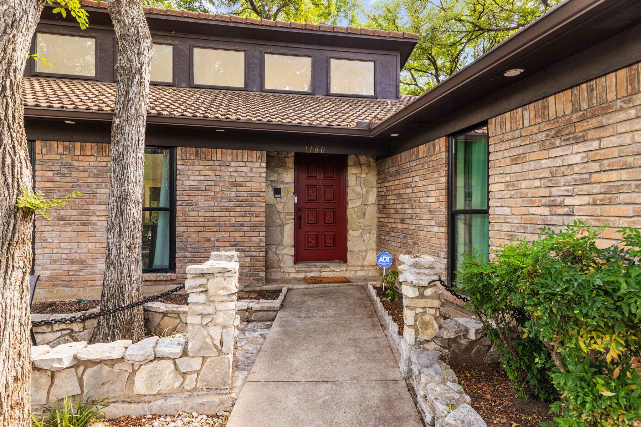 1100 Wayland Drive Arlington, TX 76012 photo 2