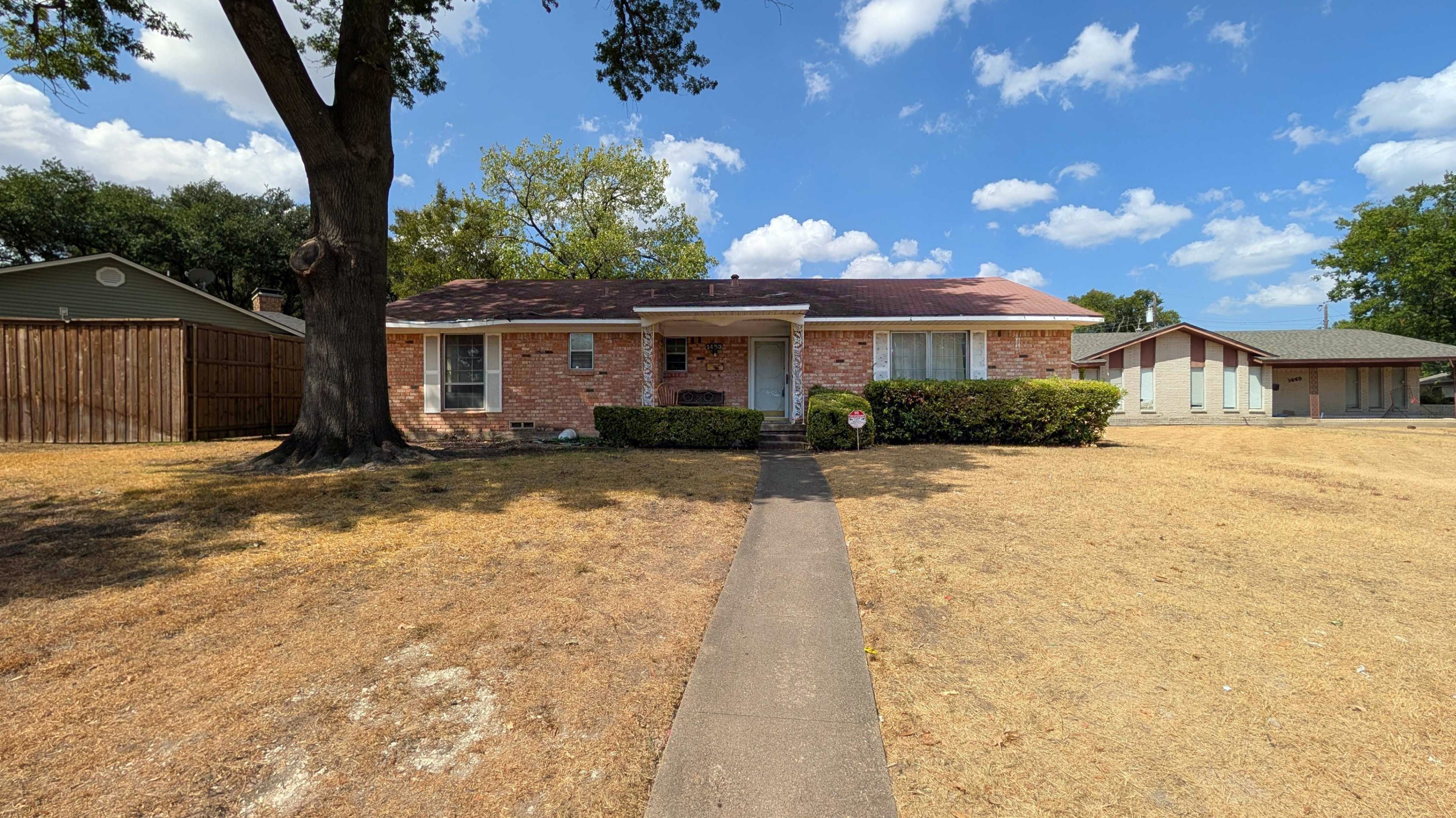 1453 Brook Valley Place Dallas, TX 75232