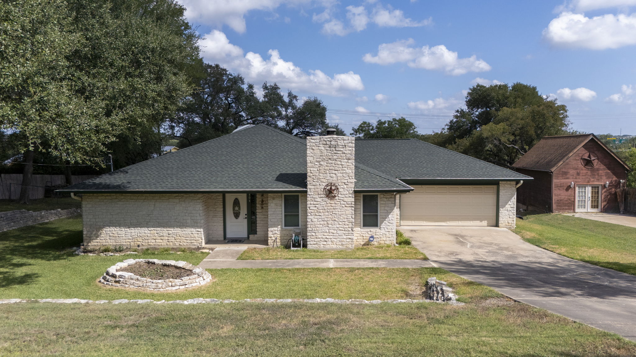 404 Hunt Ln Buda, TX 78610