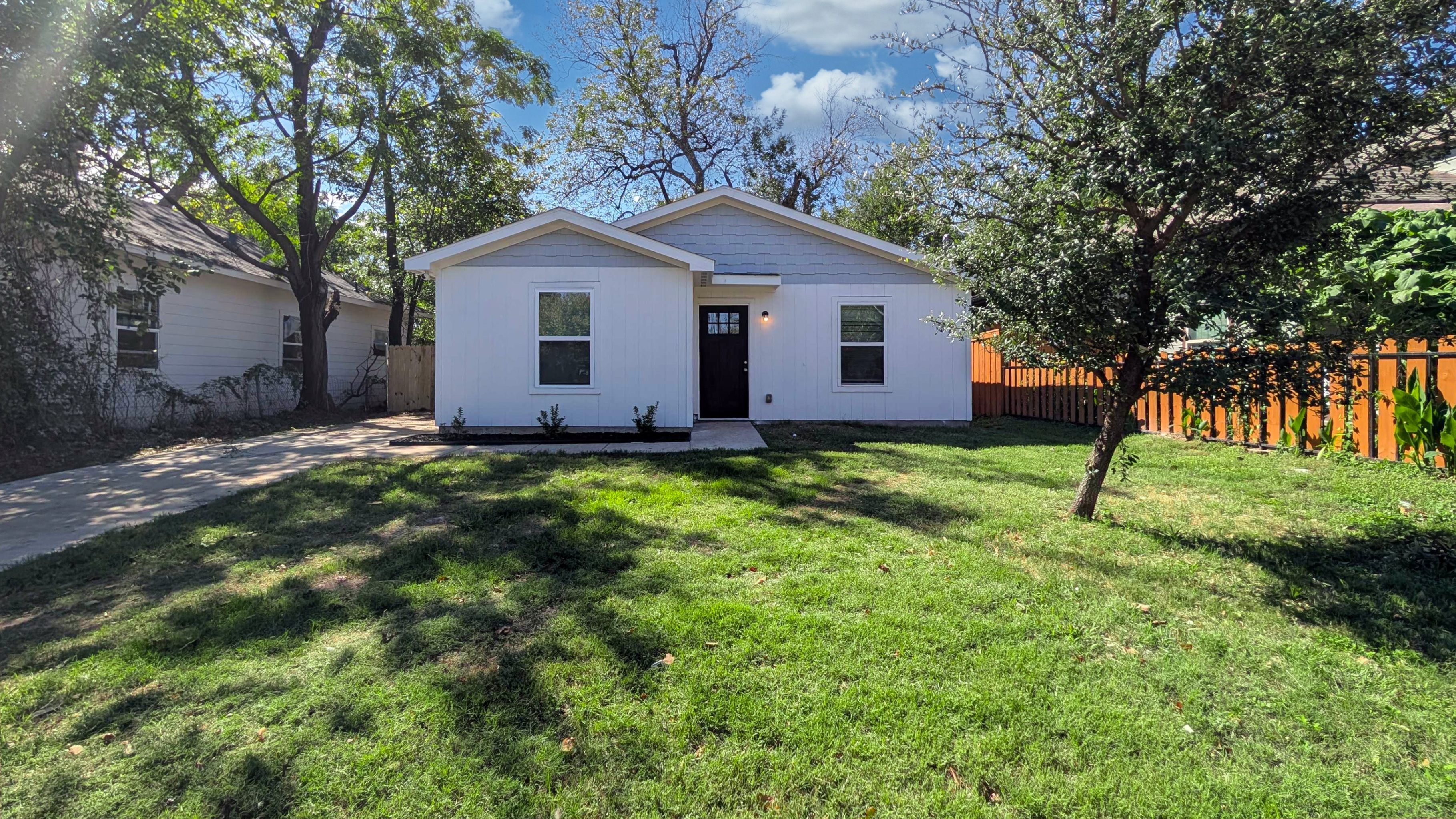 3823 Colonial Avenue Dallas, TX 75215